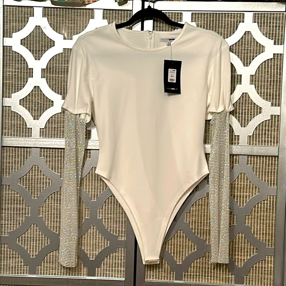 NWT Fashion Nova women’s white bodysuit with silver gem sleeves size S